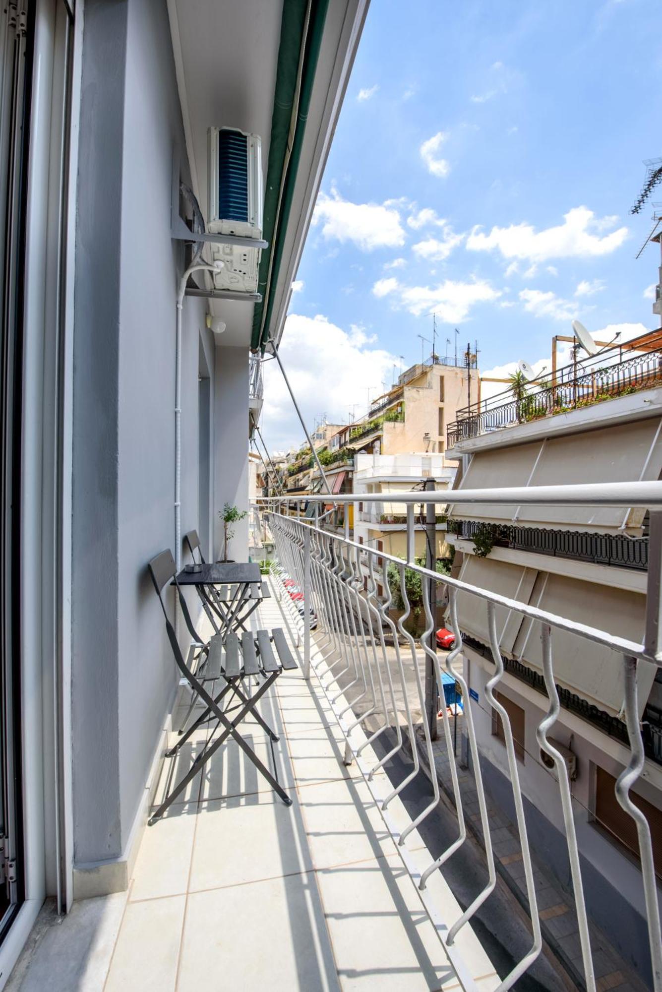 Spacious And Modern One Bedroom Apartment أثينا المظهر الخارجي الصورة